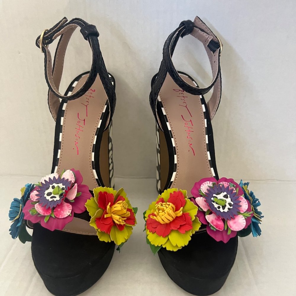 Betsey Johnson Platform Floral Heels Flower heels Size 5 - Picture 6 of 11